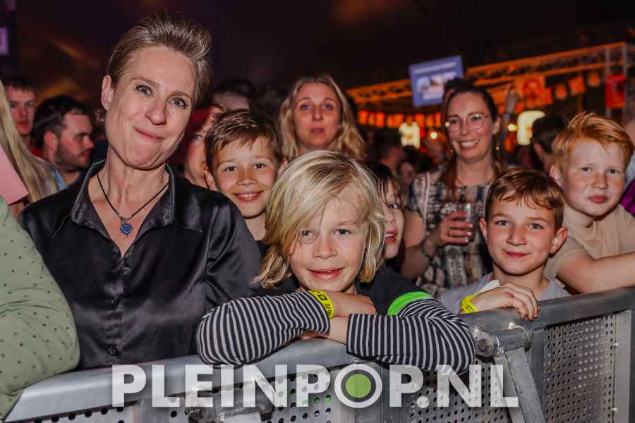 Publiek    Bezoekers (169)